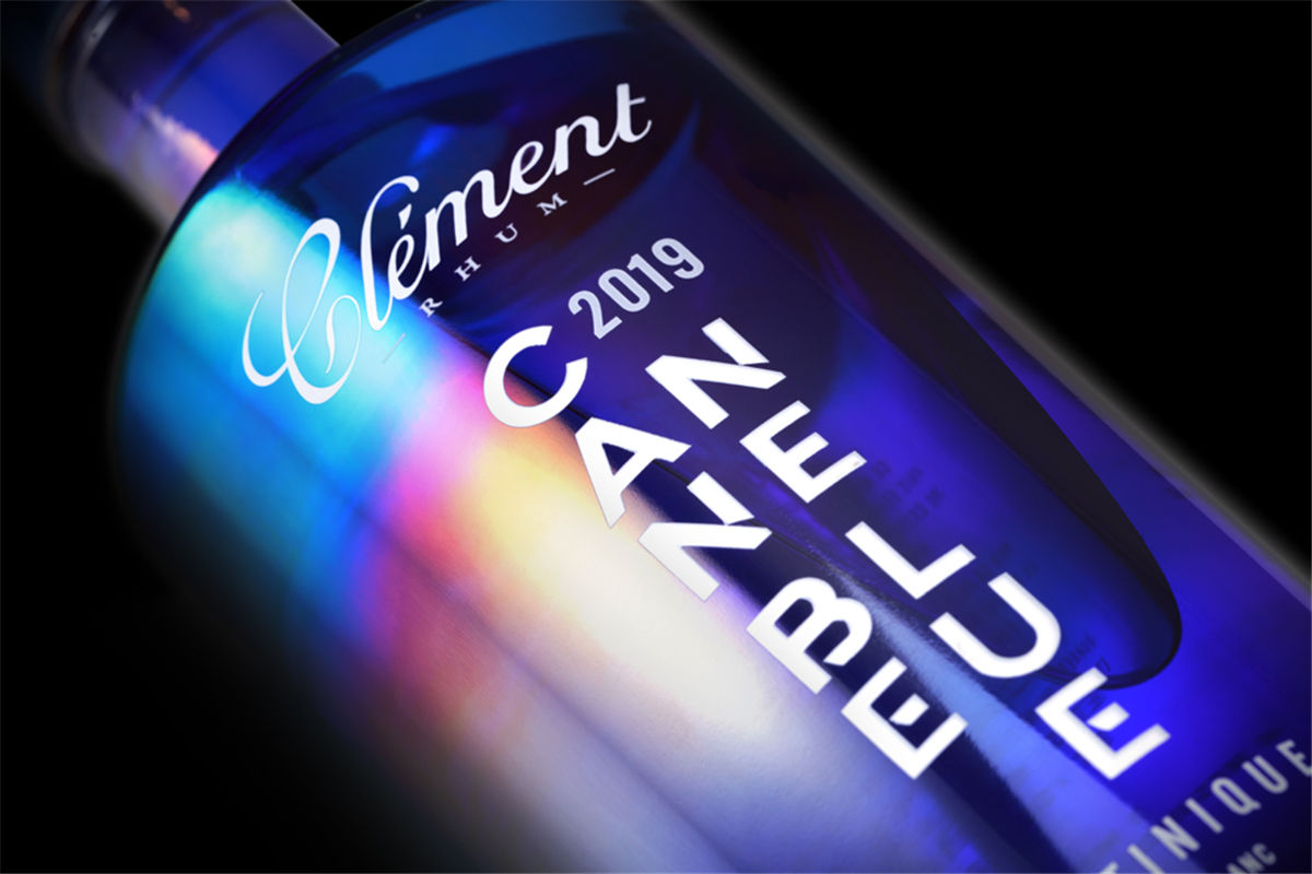 藍色瓶的葡萄酒包裝設計(圖2)