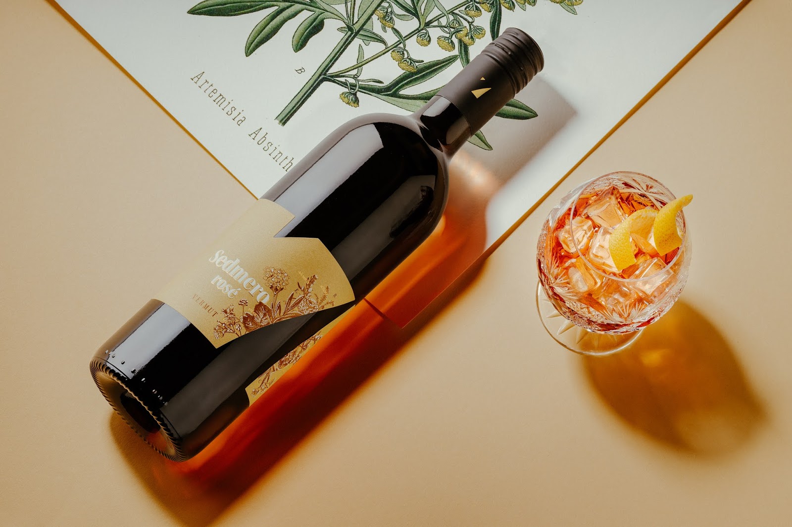 紅酒酒標設計瓶型設計(圖1) 紅酒酒標設計瓶型設計(圖1)