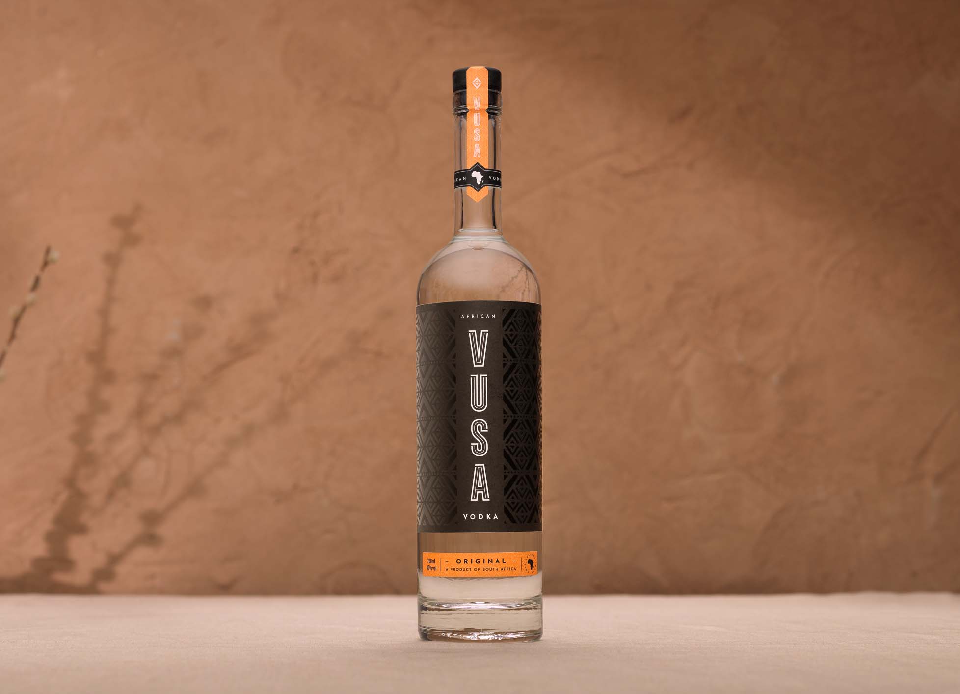 光瓶子伏特加酒包裝設計(圖1)