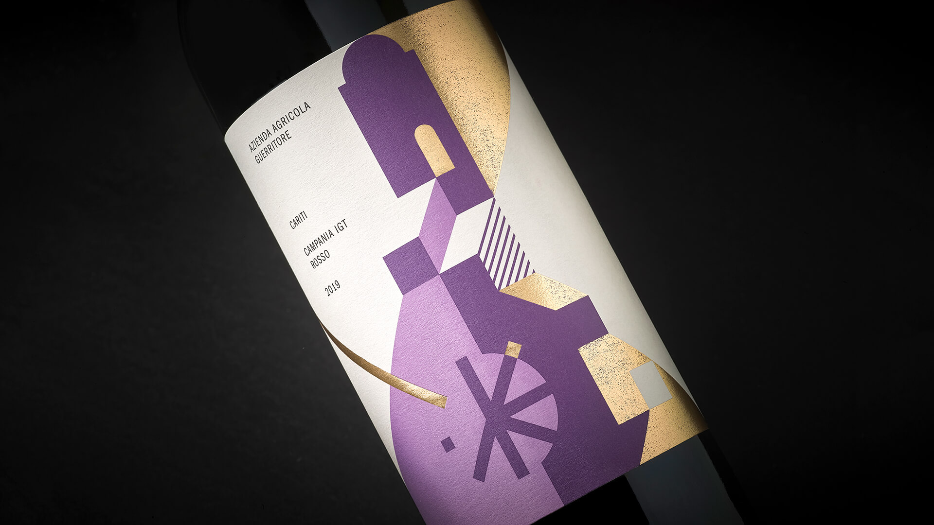 時(shí)尚簡(jiǎn)約的葡萄酒包裝設(shè)計(jì)(圖2) 時(shí)尚簡(jiǎn)約的葡萄酒包裝設(shè)計(jì)(圖2)