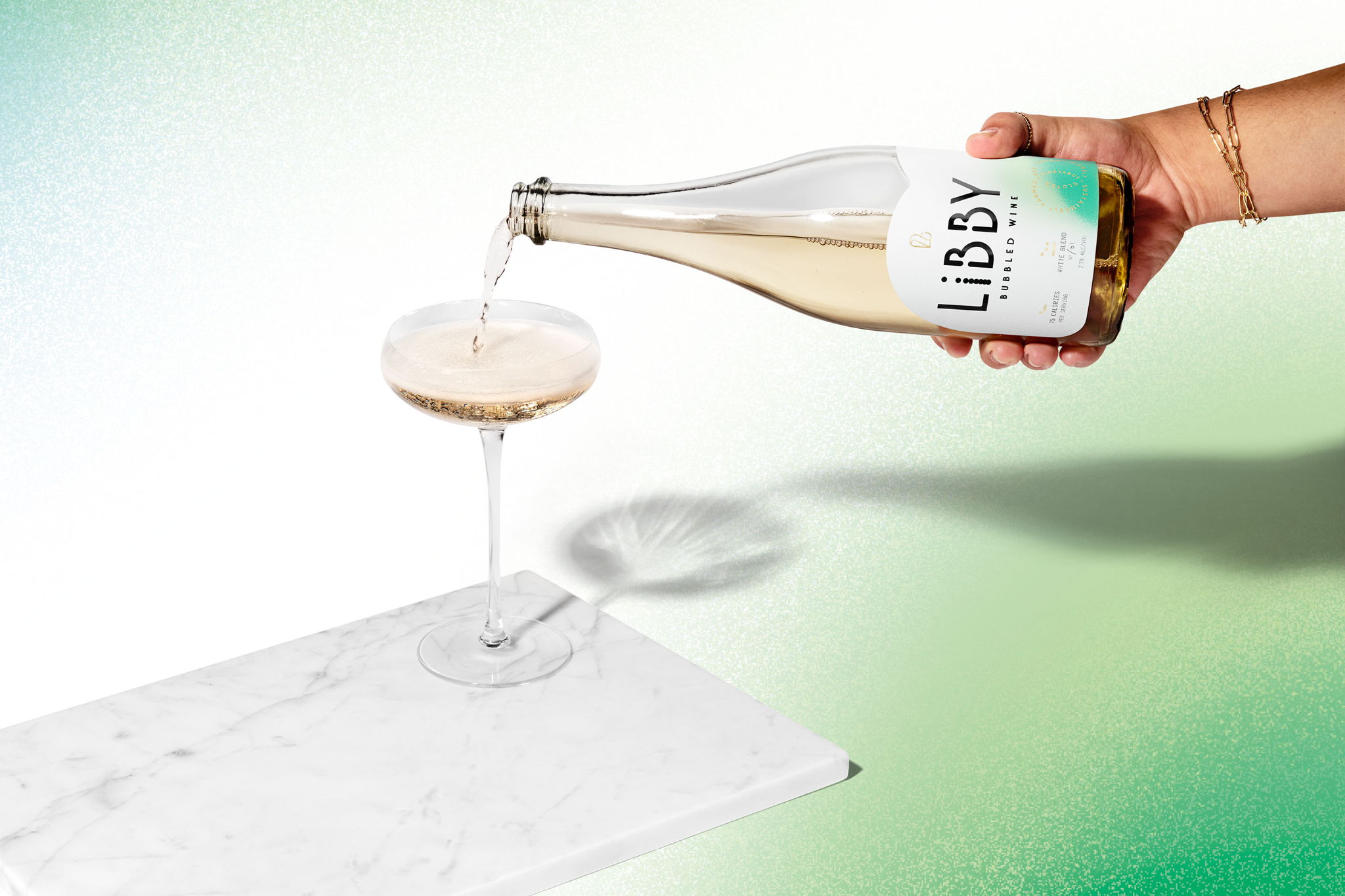 起泡葡萄酒包裝這樣設計有趣并充滿活力(圖3)