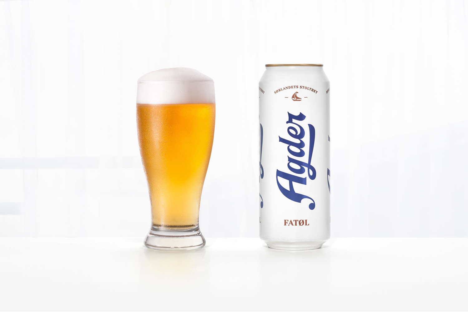 簡(jiǎn)約風(fēng)格獨(dú)特標(biāo)識(shí)的啤酒包裝設(shè)計(jì)(圖1)