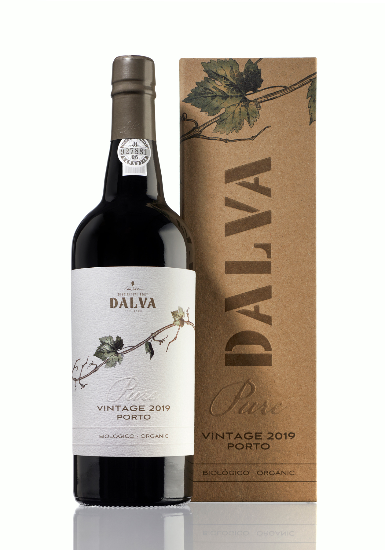 簡(jiǎn)約設(shè)計(jì)的葡萄酒包裝設(shè)計(jì)欣賞(圖1)