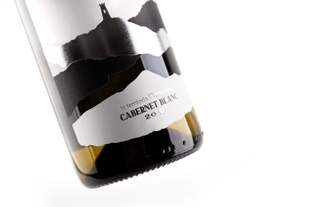 波蘭獲獎葡萄酒獨特包裝設(shè)計欣賞(圖4) 波蘭獲獎葡萄酒獨特包裝設(shè)計欣賞(圖4)