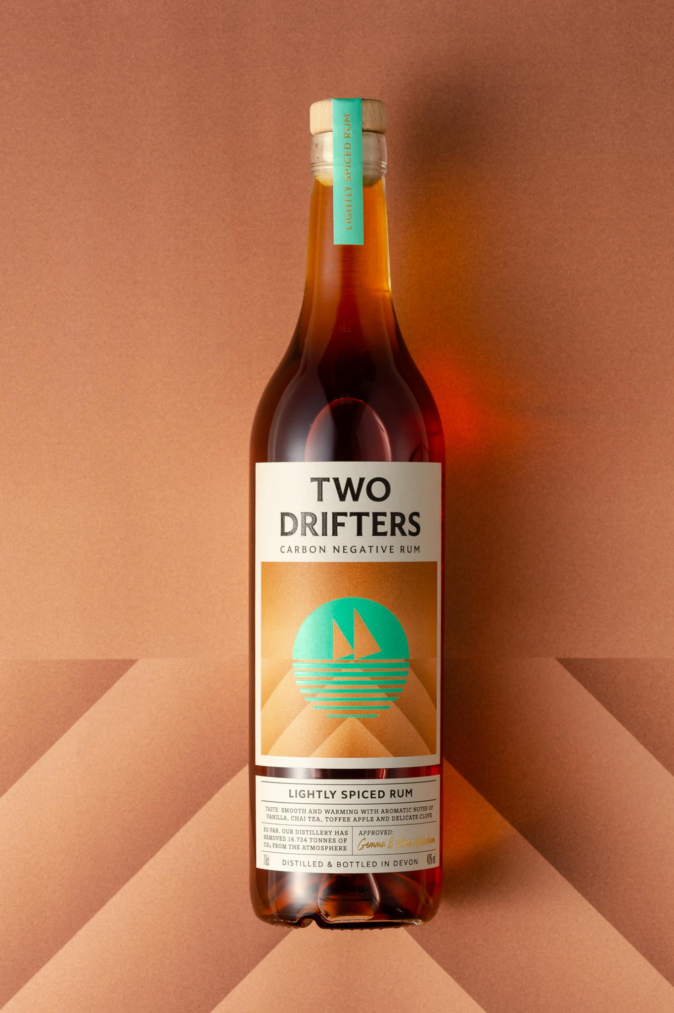 ?Two Drifters朗姆酒創(chuàng)意包裝設(shè)計(jì)參考(圖6)