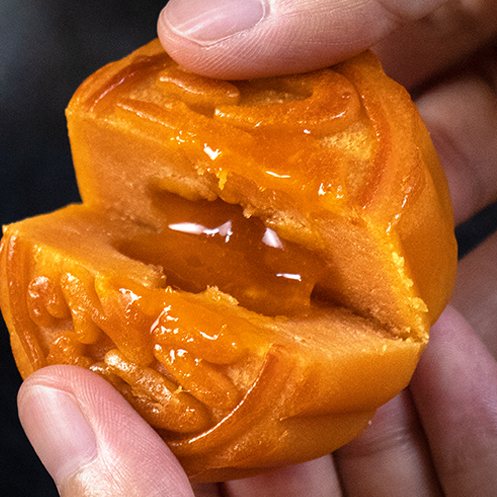 萌小姿 流心奶黃港式月餅 330g 禮盒裝包裝禮盒產品包裝創意設計欣賞(圖3)