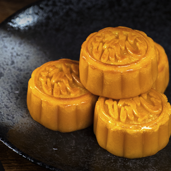 萌小姿 流心奶黃港式月餅 330g 禮盒裝包裝禮盒產品包裝創意設計欣賞(圖4)