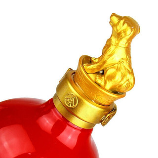 創(chuàng)意酒包裝設(shè)計五糧液生肖紀念酒戊戌狗年濃香型白酒瓶禮盒裝產(chǎn)品包裝設(shè)計欣賞(圖5)