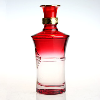 創意酒包裝設計一品景芝系列紅淡雅芝麻香型白酒瓶整箱裝產品包裝設計欣賞(圖5) 創意酒包裝設計一品景芝系列紅淡雅芝麻香型白酒瓶整箱裝產品包裝設計欣賞(圖5)